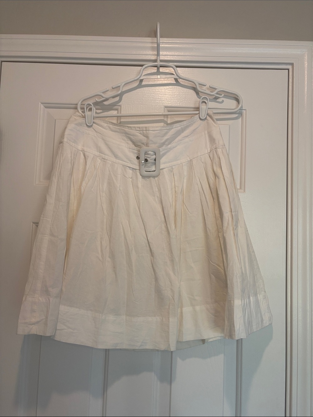 INC International Concepts Ivory Pleated Skirt with Buckle size 8